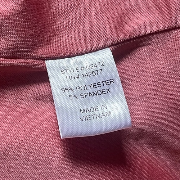 Iris Los Angeles Blush Pink Texture Blazer eye hook. Large - Picture 5 of 5